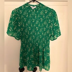 $$$ EUC green and white flowered blouse. Waist has elastic, size medium.